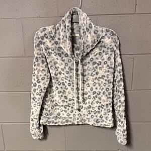 Wallflower Gray Fleece pullover